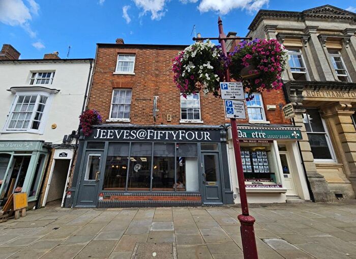 1 Bedroom Flat To Rent In High Street, Northants, NN11