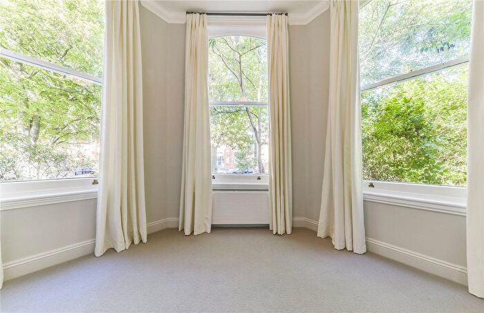 3 Bedroom Flat To Rent In Christchurch Avenue, London, NW6