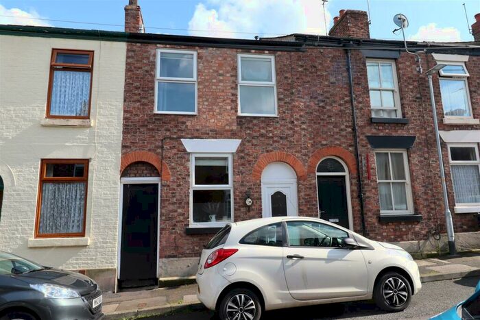 2 Bedroom House To Rent In Barton Street, Macclesfield, SK11