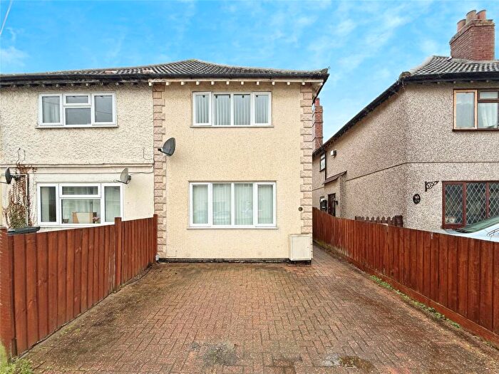 3 Bedroom Semi Detached House For Sale In Reading Road, Ipswich, Suffolk, IP4