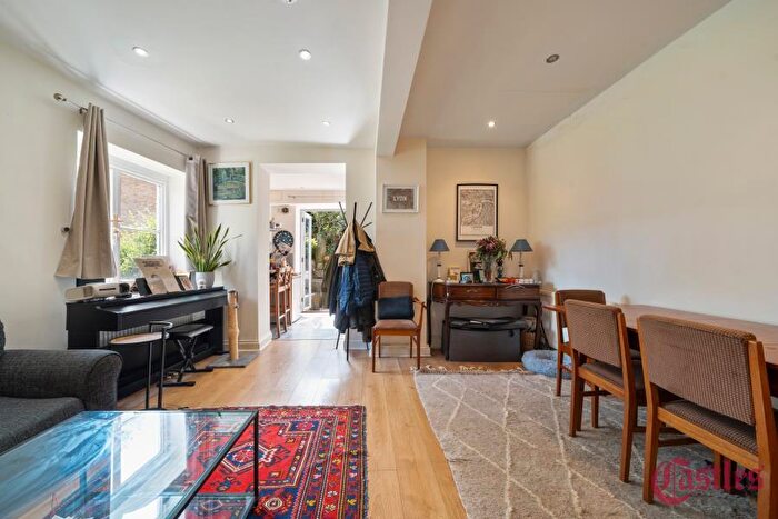 1 Bedroom Flat To Rent In Hazellville Road, Archway, N19