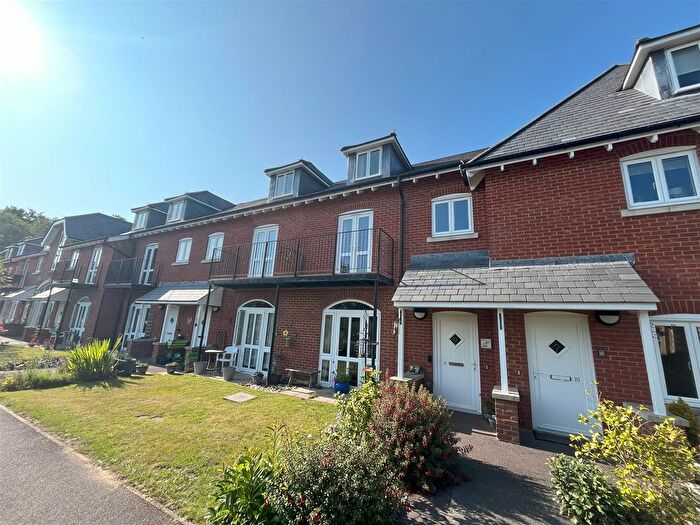 2 Bedroom Flat For Sale In St Marys Road, Heathfield, TN21