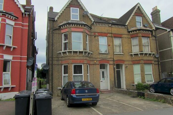 2 Bedroom Flat To Rent In Morland Road, East Croydon, CR0