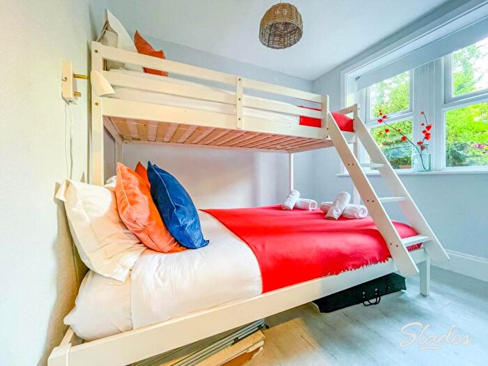 2 Bedroom Apartment To Rent In Boscombe Spa Road, Boscombe Spa, Bournemouth, BH5