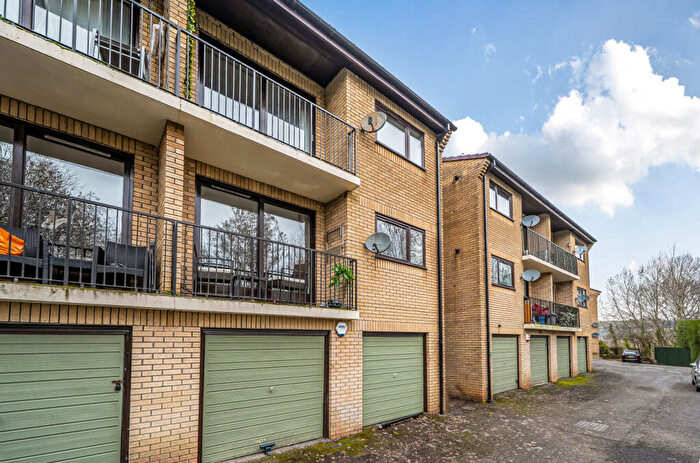 2 Bedroom Apartment For Sale In Hollybush Heights, Cardiff, CF23