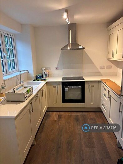2 Bedroom Flat To Rent In Gilbert Close, Shooters Hill, SE18
