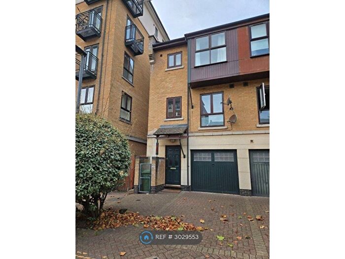 4 Bedroom End Terrace House To Rent In Constable Avenue, London, E16