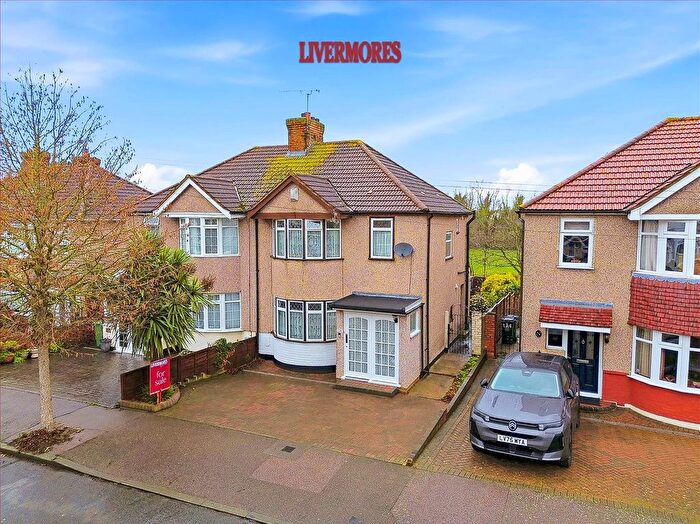 3 Bedroom Semi Detached House For Sale In Wilmot Road, Dartford, DA1