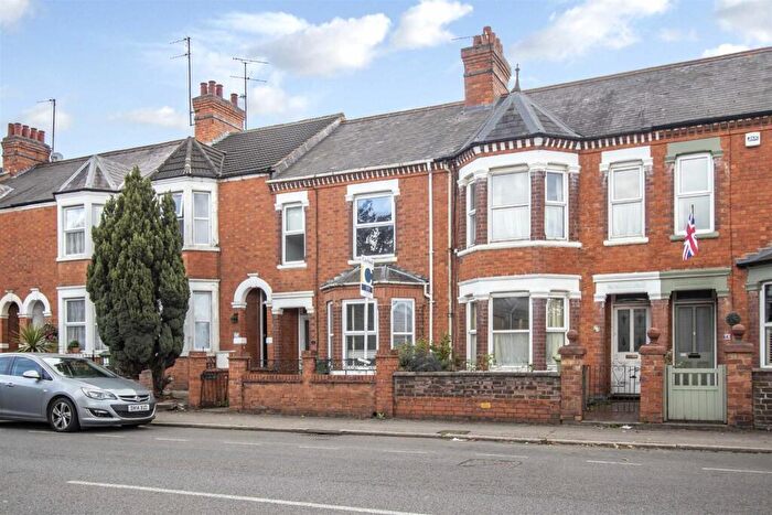 3 Bedroom Terraced House For Sale In Stratford Road, Wolverton, MK12