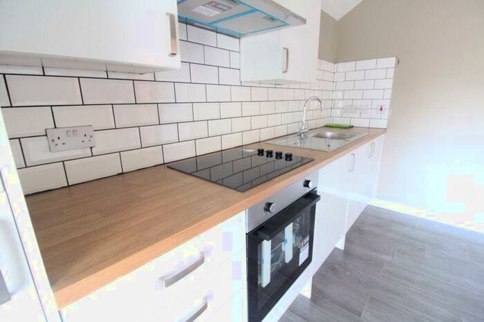 2 Bedroom Apartment To Rent In Hicks Road, Waterloo, L22