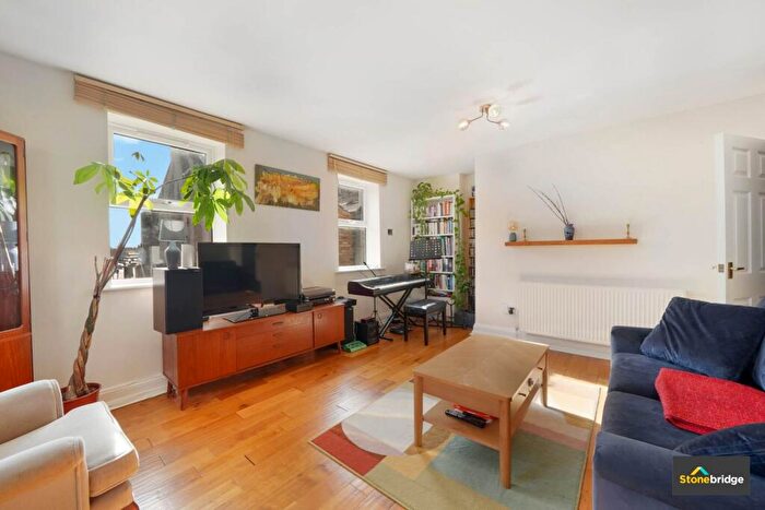 2 Bedroom Flat For Sale In Holme Road, London, E6
