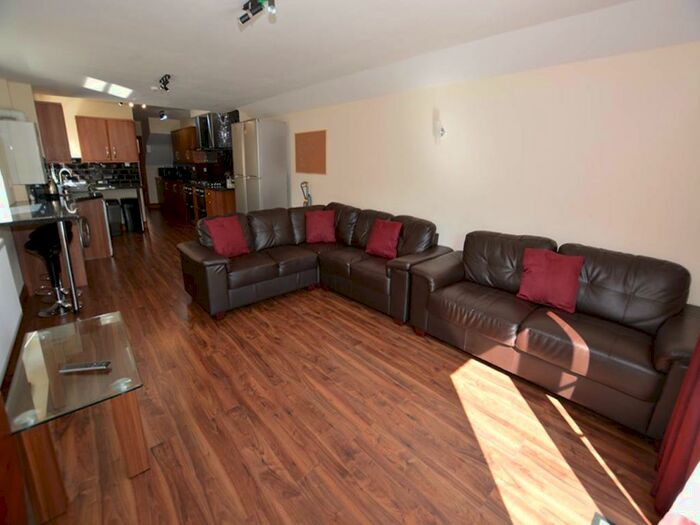 8 Bedroom House To Rent In Minny Street, Cathays, Cardiff, CF24