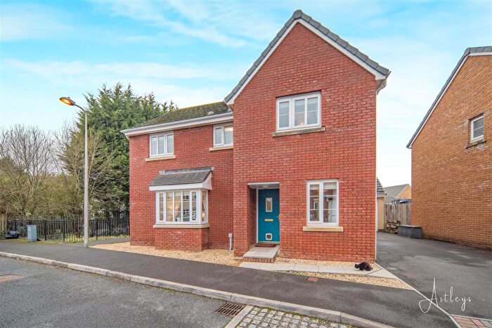 4 Bedroom Detached House For Sale In Heol Banc Y Felin, Gorseinon, Swansea, SA4