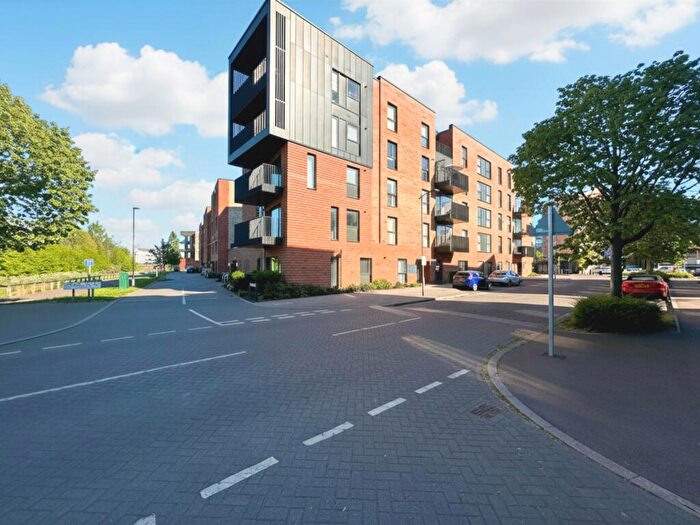 2 Bedroom Flat For Sale In Hering Road, Cambridge, CB2