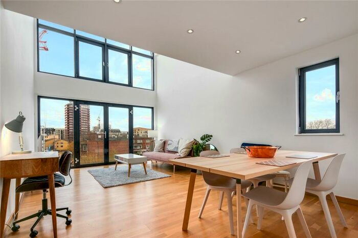 2 Bedroom Flat To Rent In Whitmore Road, Hoxton, London, N1