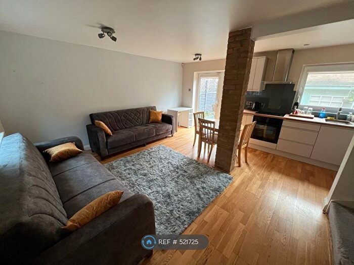 2 Bedroom Semi-Detached House To Rent In St. Michaels Close, London, E16