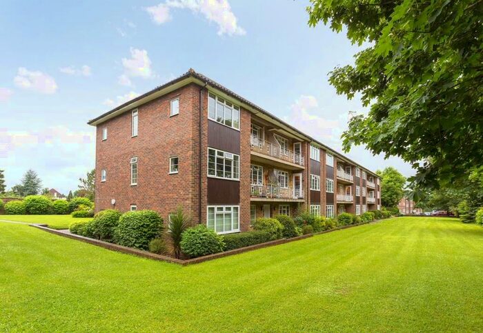 2 Bedroom Apartment To Rent In Lancaster Court, Banstead, SM7