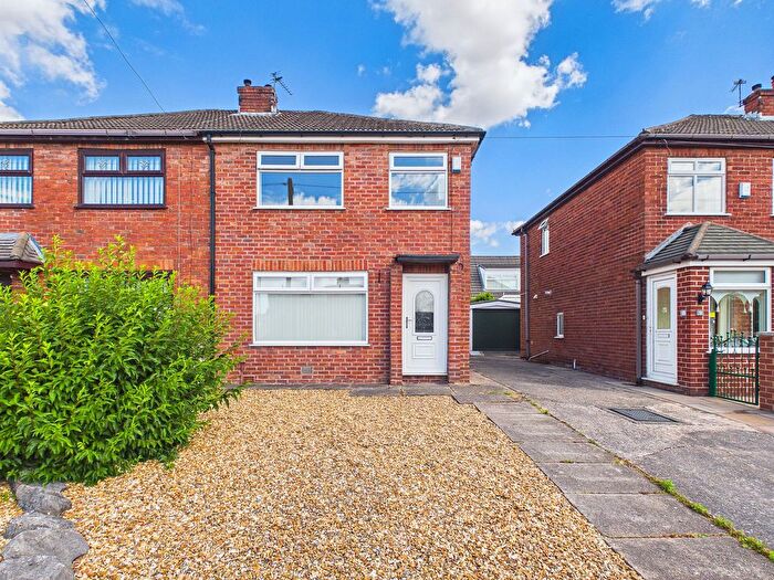 3 Bedroom Semi-Detached House For Sale In Clipsley Crescent, Haydock, WA11