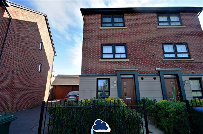 4 Bedroom Semi-Detached House To Rent In Turnstone View, Coventry, CV4