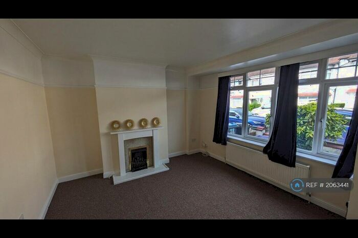 4 Bedroom Terraced House To Rent In Stanley Road, Mitcham, CR4