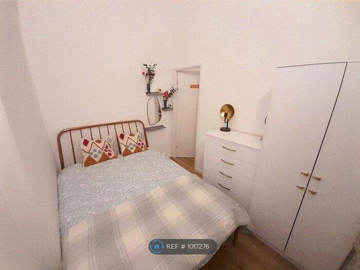 1 Bedroom Flat To Rent In B Fortess Yard, London, NW5