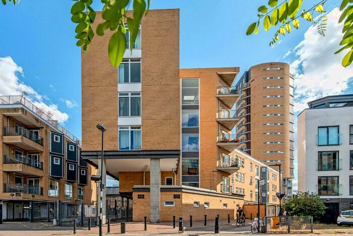 2 Bedroom Flat To Rent In Martello Street, London, E8