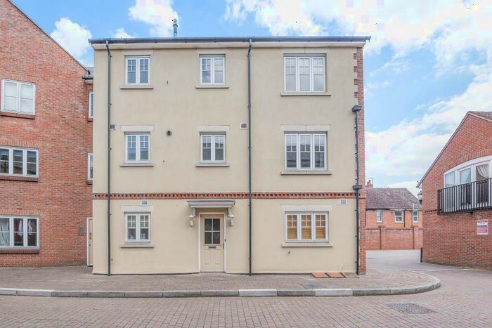 2 Bedroom Apartment To Rent In Abingdon, Town Centre, OX14