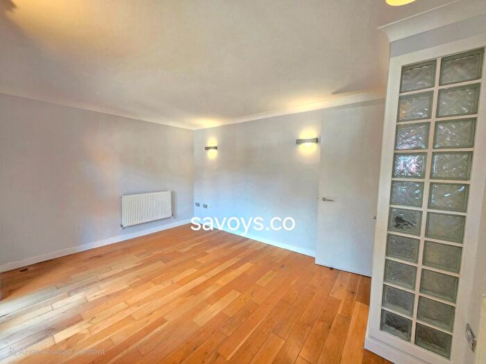 1 Bedroom Flat To Rent In Lodge Place, Sutton, SM1