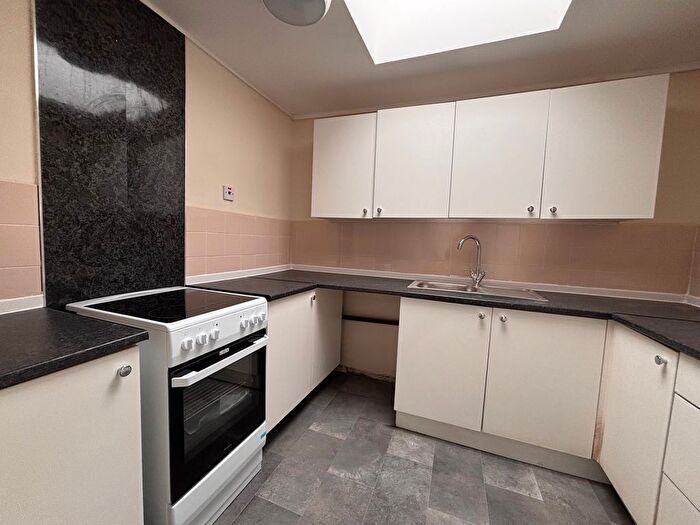 2 Bedroom Flat To Rent In Lodge Road, Rugeley, WS15