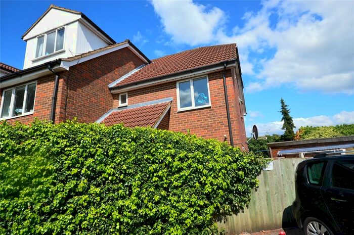 2 Bedroom End Of Terrace House To Rent In Cow Lane, Watford, Herts, WD25