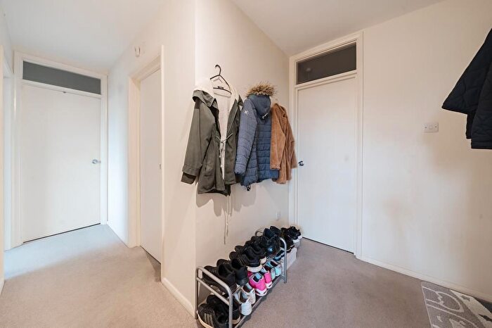 2 Bedroom Flat For Sale In Maidenhead, Berkshire, SL6