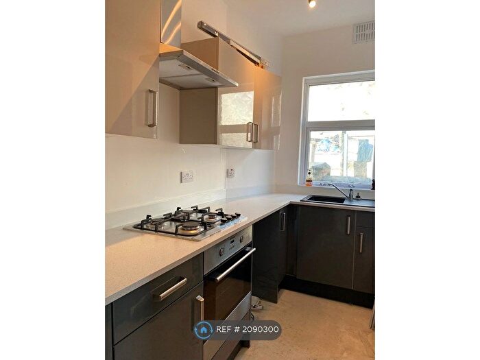 3 Bedroom Semi-Detached House To Rent In Breck Road, FY3