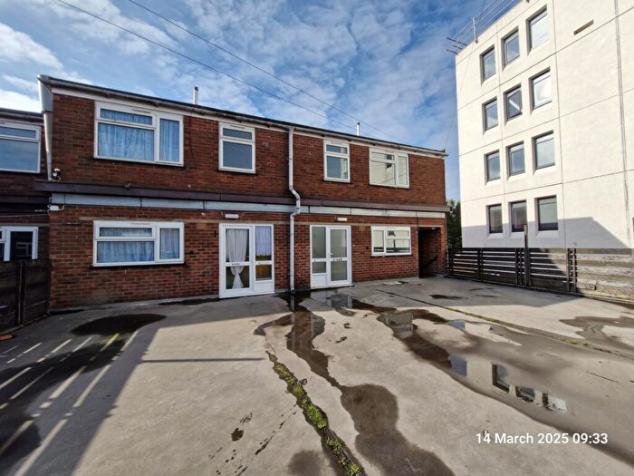 3 Bedroom Flat To Rent In Coventry Road, Sheldon, Birmingham, West Midlands, B26