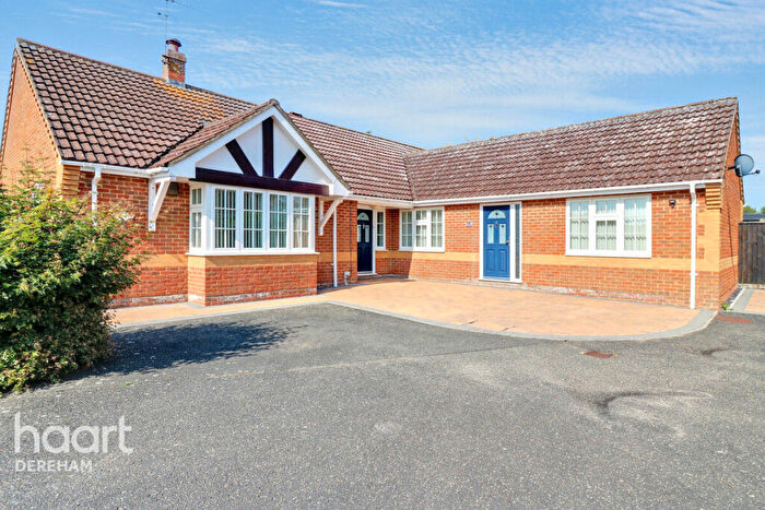 4 Bedroom Detached Bungalow For Sale In Woodpecker Drive, Watton, IP25