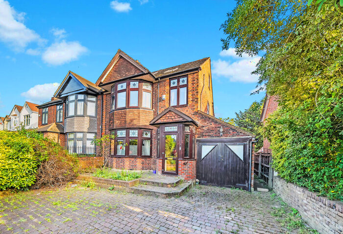 4 Bedroom Semi-Detached House To Rent In Eltham Hill, London, SE9