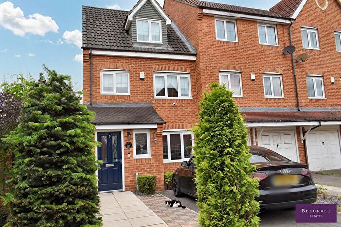3 Bedroom Town House For Sale In Redshank Place, Wombwell, Barnsley, S73
