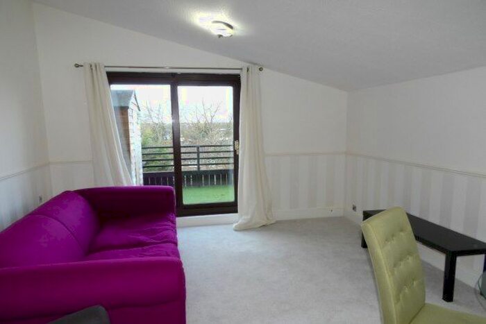 2 Bedroom Flat To Rent In The Hyde, Basildon SS16