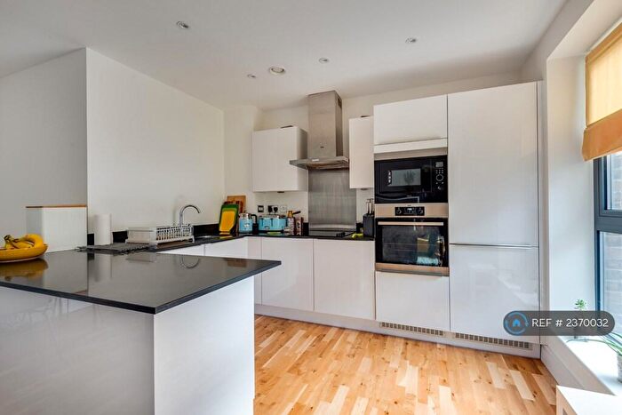 1 Bedroom Flat To Rent In Leven Road, London, E14