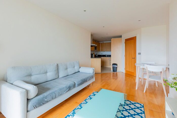 1 Bedroom Flat To Rent In St. George Wharf, London, SW8