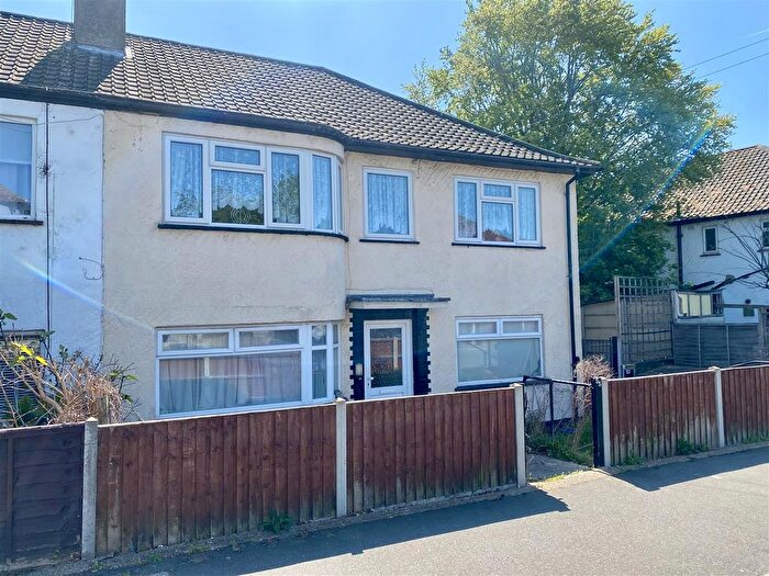 2 Bedroom Maisonette For Sale In Northumberland Avenue, Isleworth, TW7
