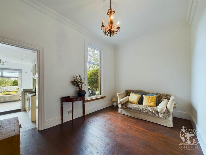 3 Bedroom Semi-Detached House To Rent In High View Avenue, Grays, RM17