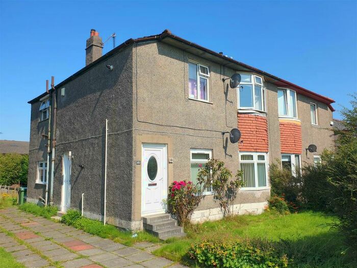 3 Bedroom Apartment To Rent In Kinnell Avenue, Cardonald, Glasgow, G52