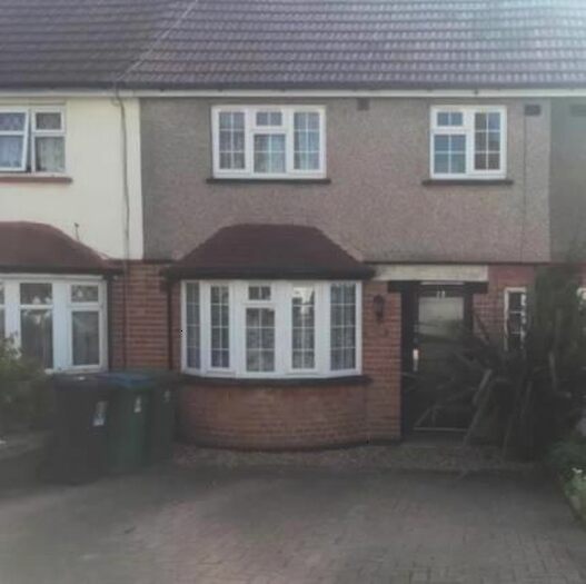 3 Bedroom Property To Rent In Hagden Lane, Watford, WD18