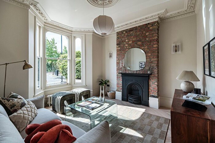 4 Bedroom Terraced House For Sale In Mayola Road, London, E5