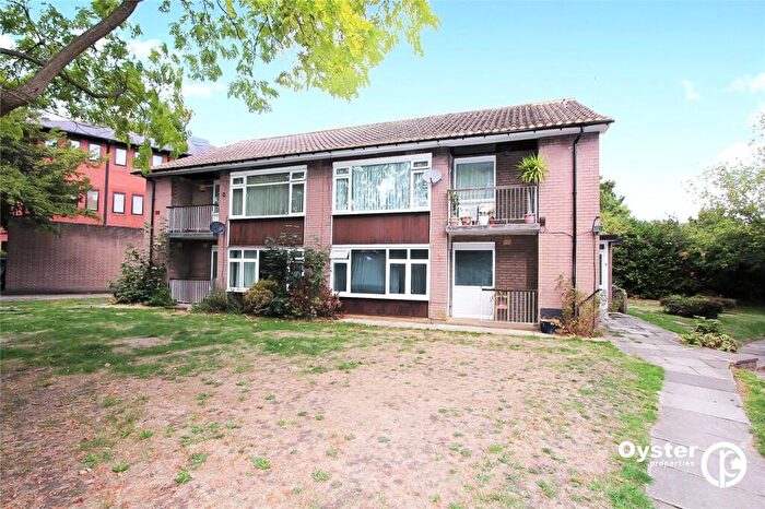 3 Bedroom Apartment To Rent In Claire Gardens, Stanmore, HA7