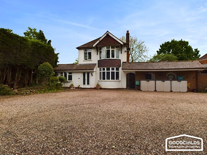 4 Bedroom Detached House For Sale In Bursnips Road, Wolverhampton, WV11