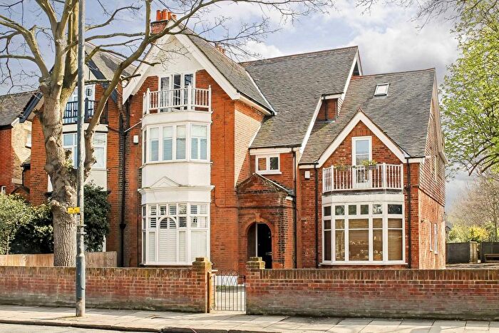 1 Bedroom Flat To Rent In Hampton Road, Twickenham, TW2