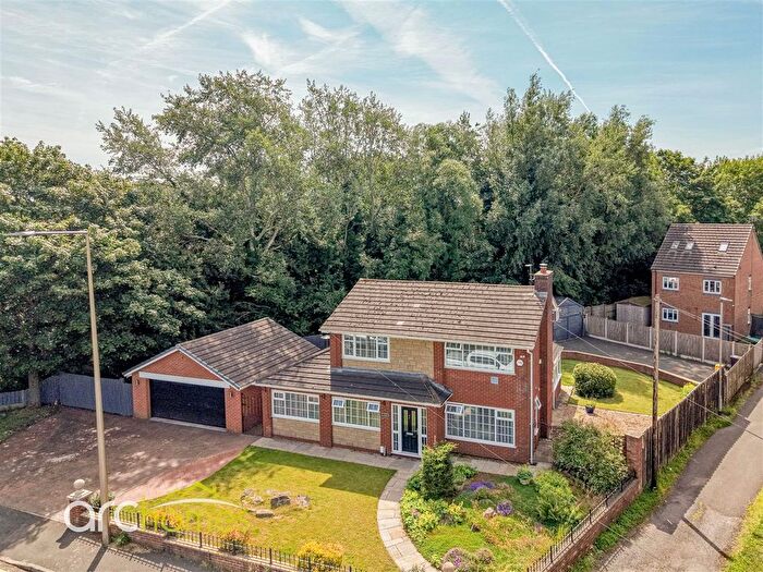 3 Bedroom Detached House For Sale In Wigan Road, Atherton, Manchester, M46