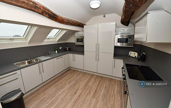 11 Bedroom Flat To Rent In Moor Street, Ormskirk, L39