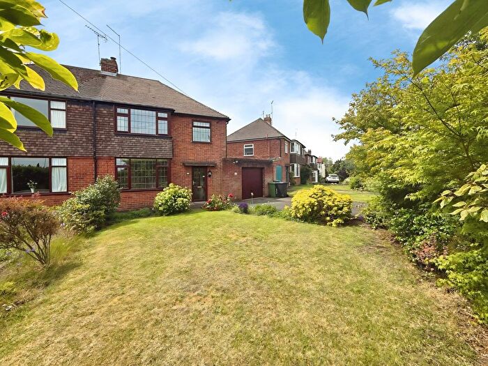 3 Bedroom Semi Detached House To Rent In Franche Road, Kidderminster, DY11